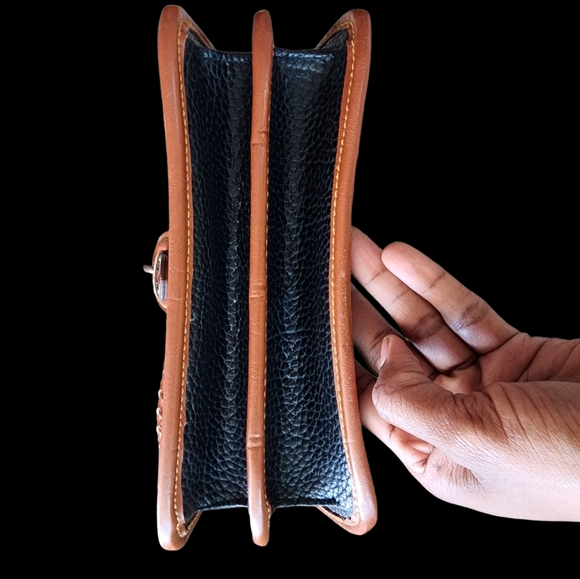 ⛔️SOLD⛔️Vintage Dooney & Bourke R701 - Picture 4 of 11